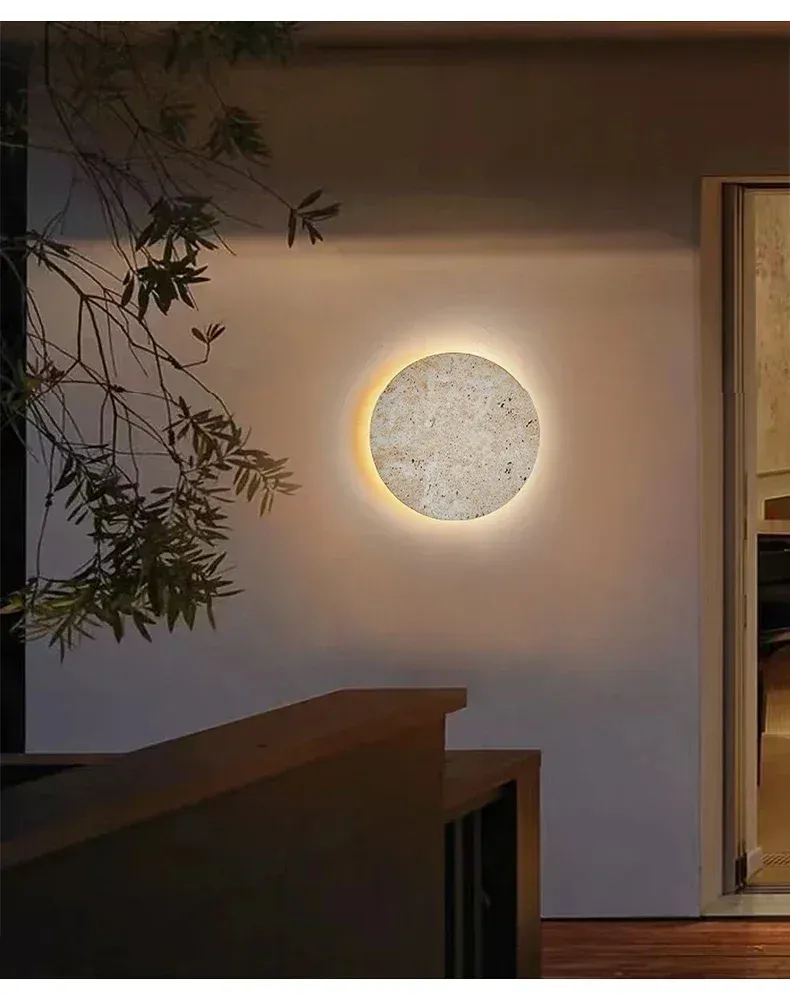 מנורת קיר טרוורטין צהוב בסגנון ובי סאבי