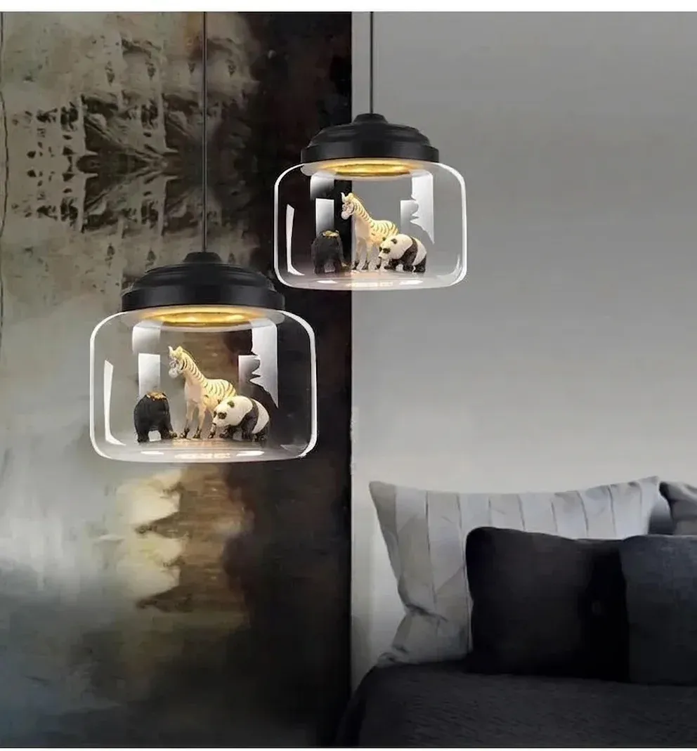 מנורת תלייה זכוכית עם חיות בפנים