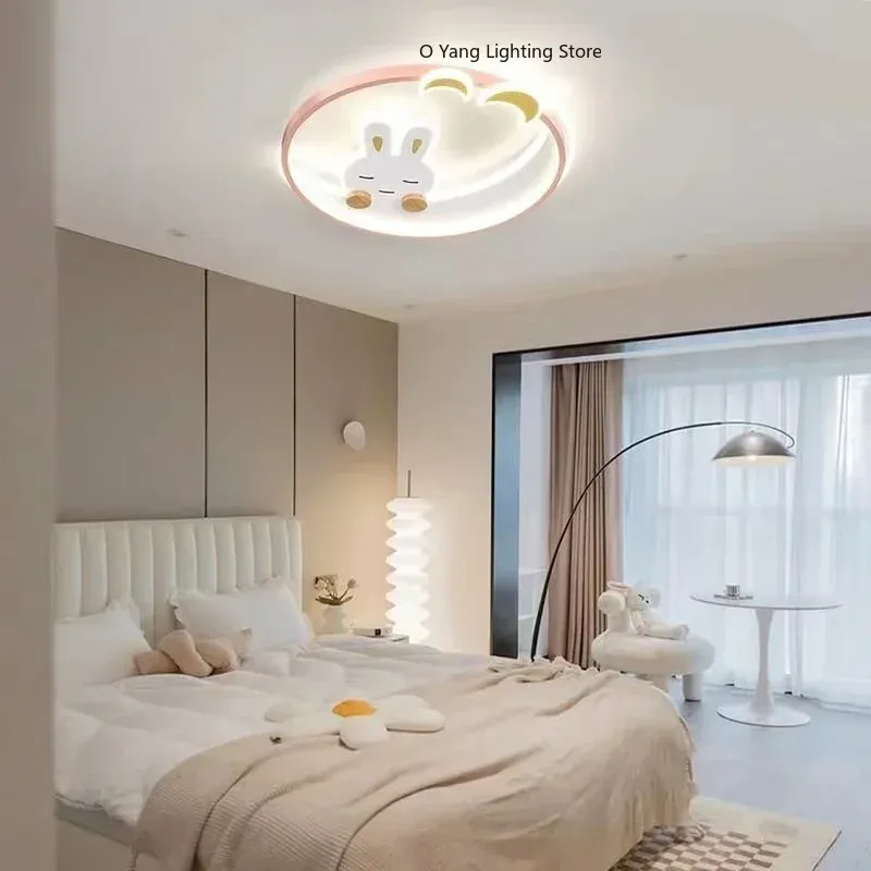 מנורת תקרה ארנבת ירח ורודה דימרית לחדר ילדים