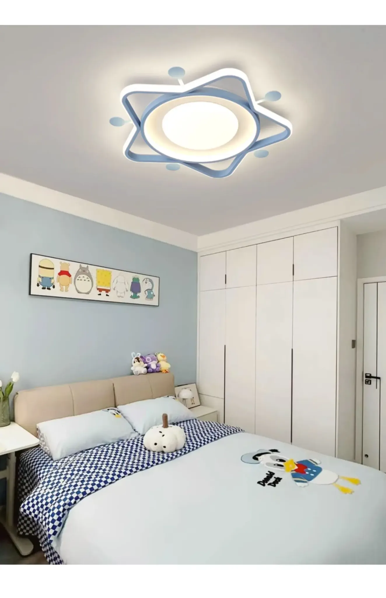 מנורת תקרה נסיכתית פרח וכוכב ורודה עם שלט