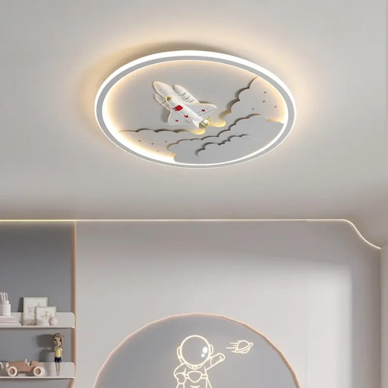 מנורת תקרה רקטה לבנה דימרית עם שלט לחדר ילדים