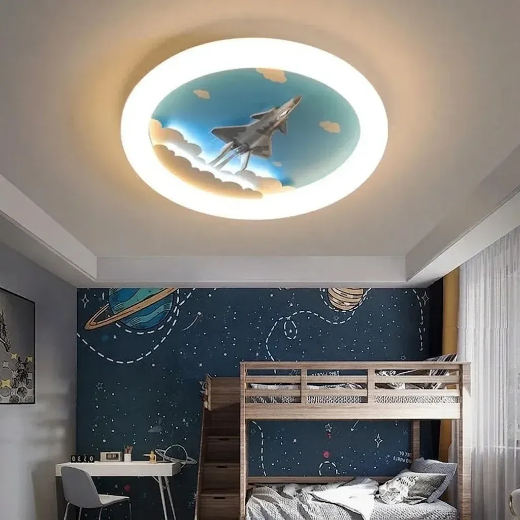 מנורת תקרה כחולה עם מטוס ועננים