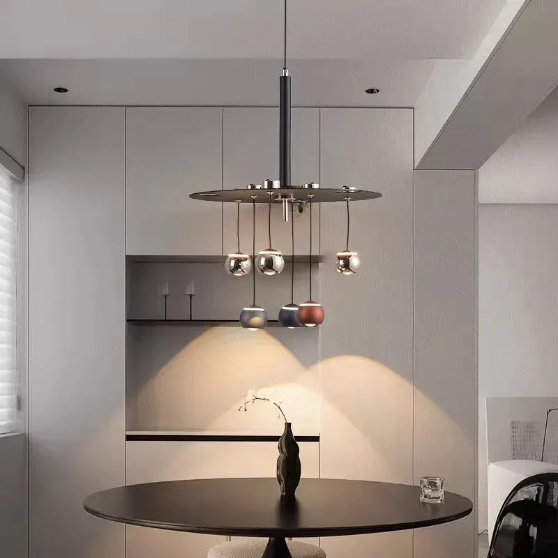 נברשת לד גלילית דימרית בסגנון אר דקו לחדר ילדים וסלון