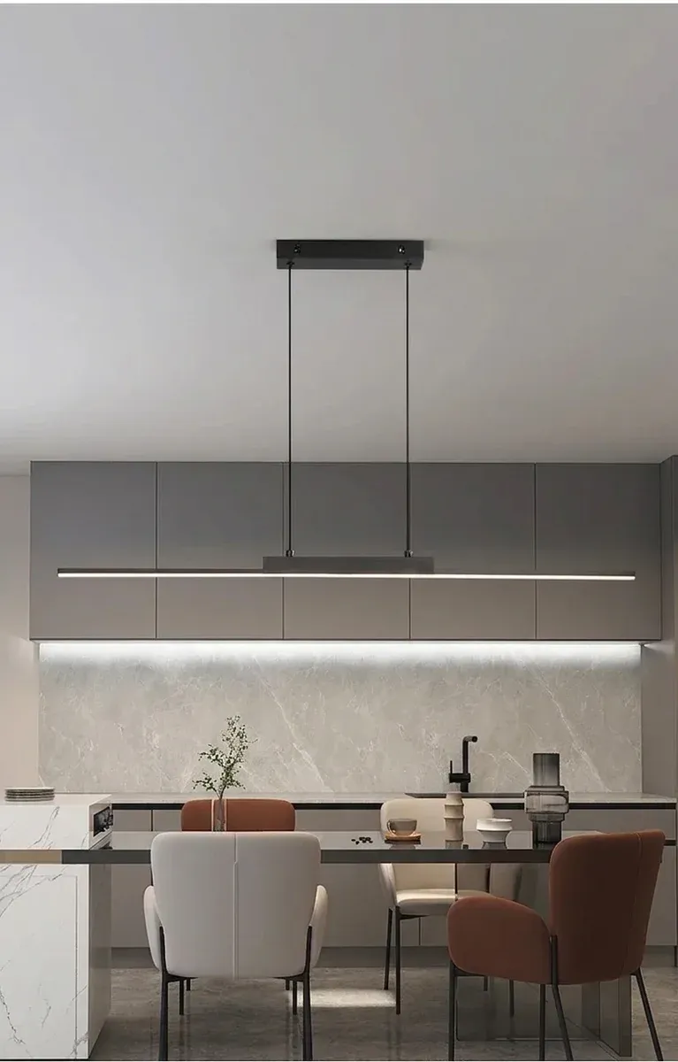 נברשת תלייה ליניארית שחורה מינימליסטית