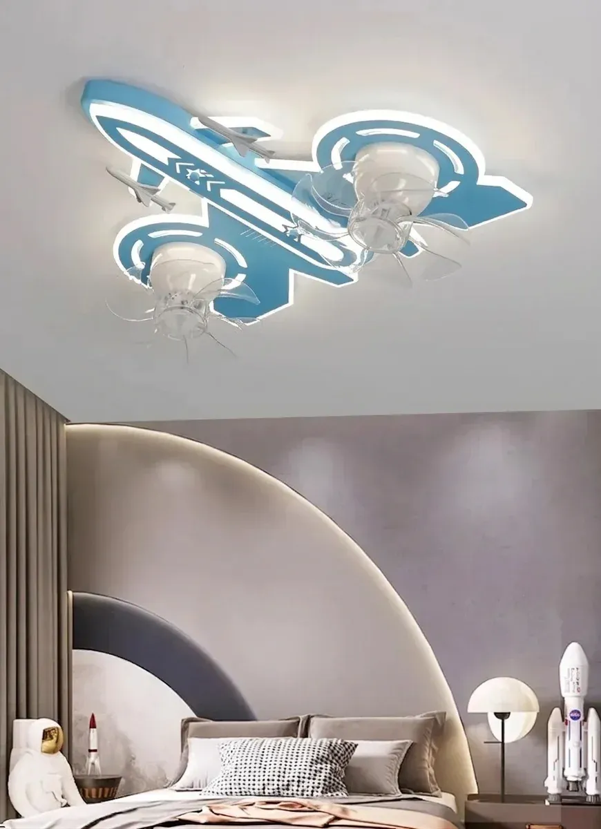 מאוורר תקרה מטוס כחול עם תאורה