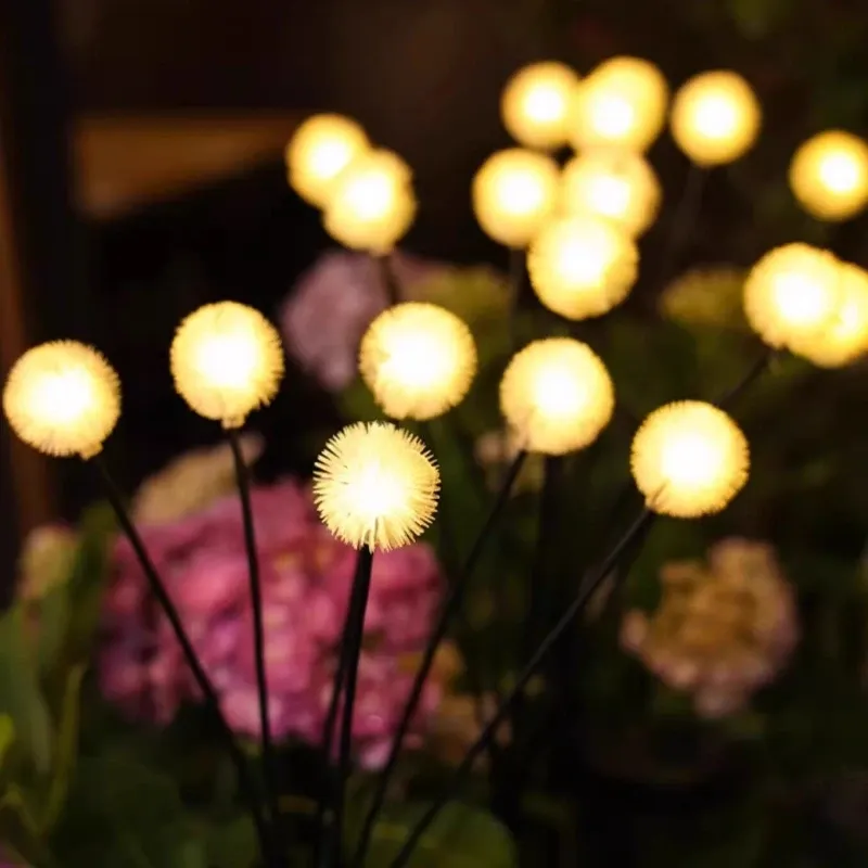 מנורת גחלילית סולארית לגינה