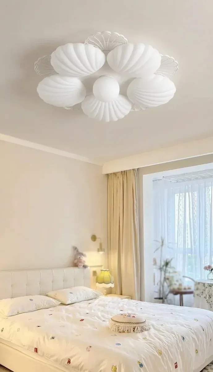 נברשת תקרה פרח לבן חכמה עם שלט