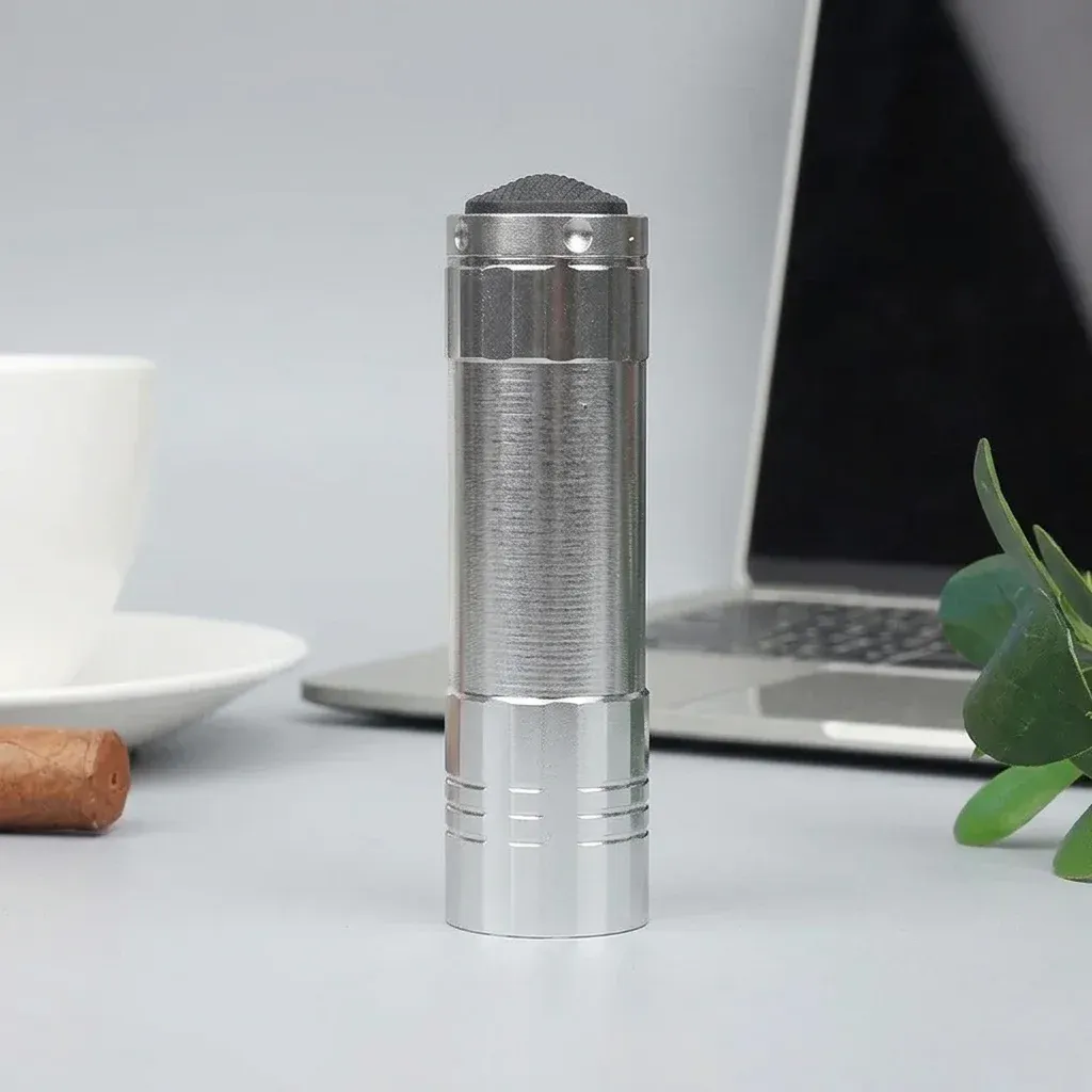 פנס אולטרה סגול קומפקטי נקי לצילום מוצר