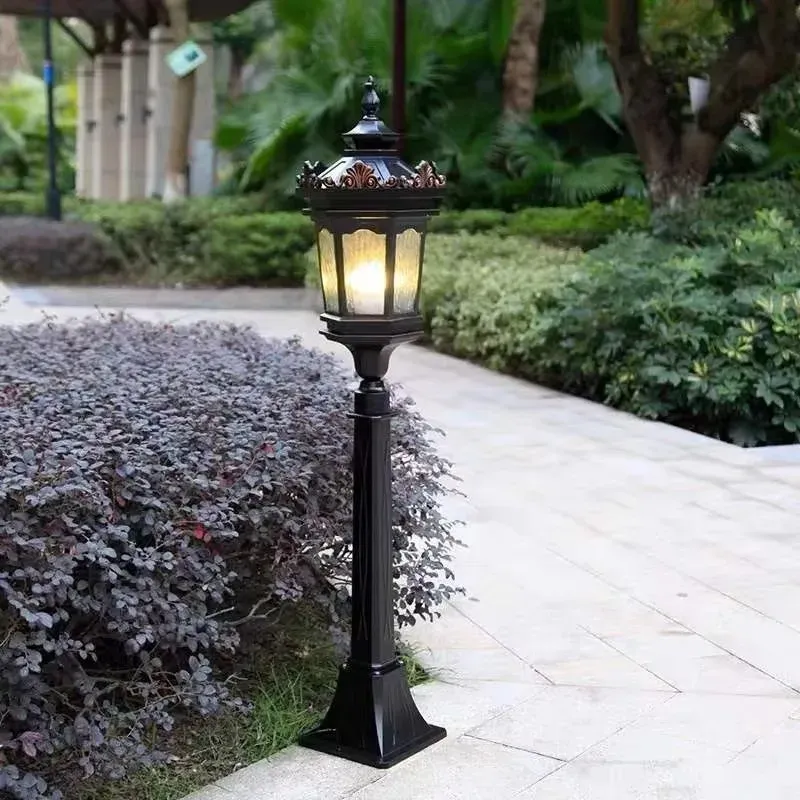 עמוד גן סולארי רטרו מאלומיניום