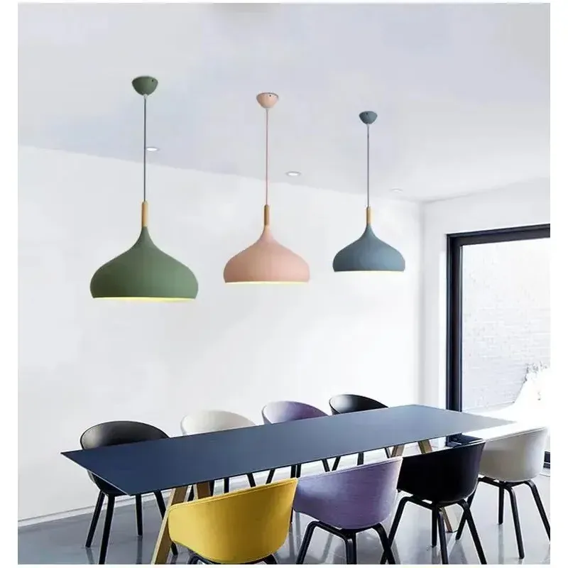 מנורת תלייה נורדית צבעונית מאלומיניום עם בית נורה E27