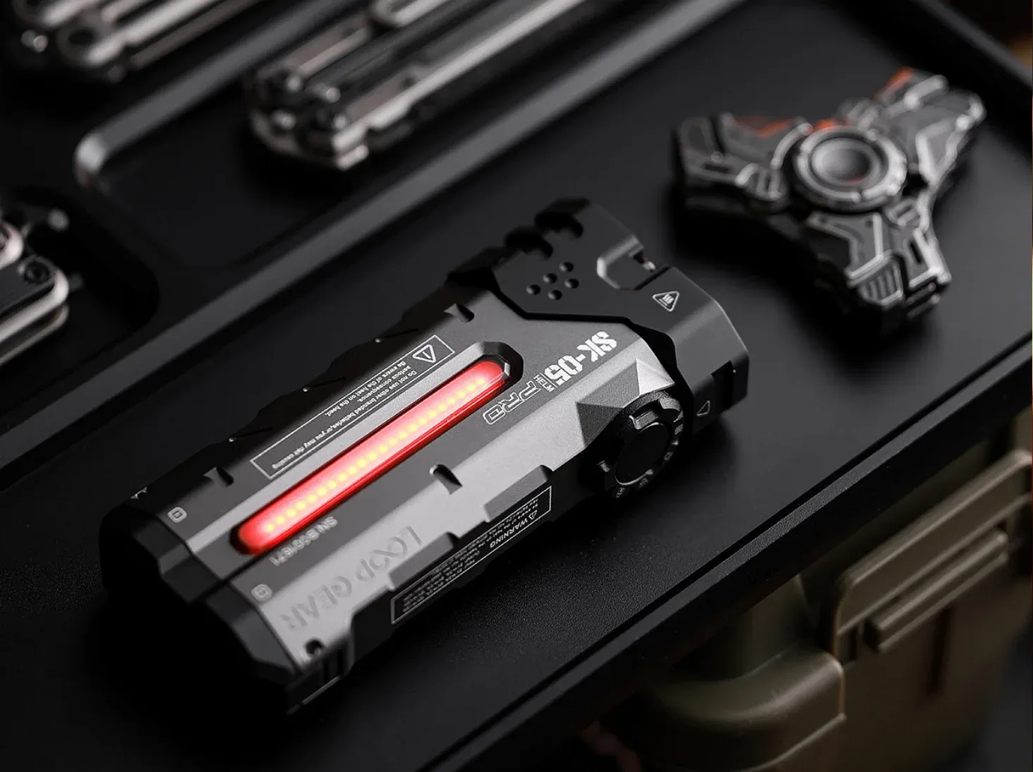 פנס חיפוש שטוח לד חזק עם סוללת גיבוי 8000mAh