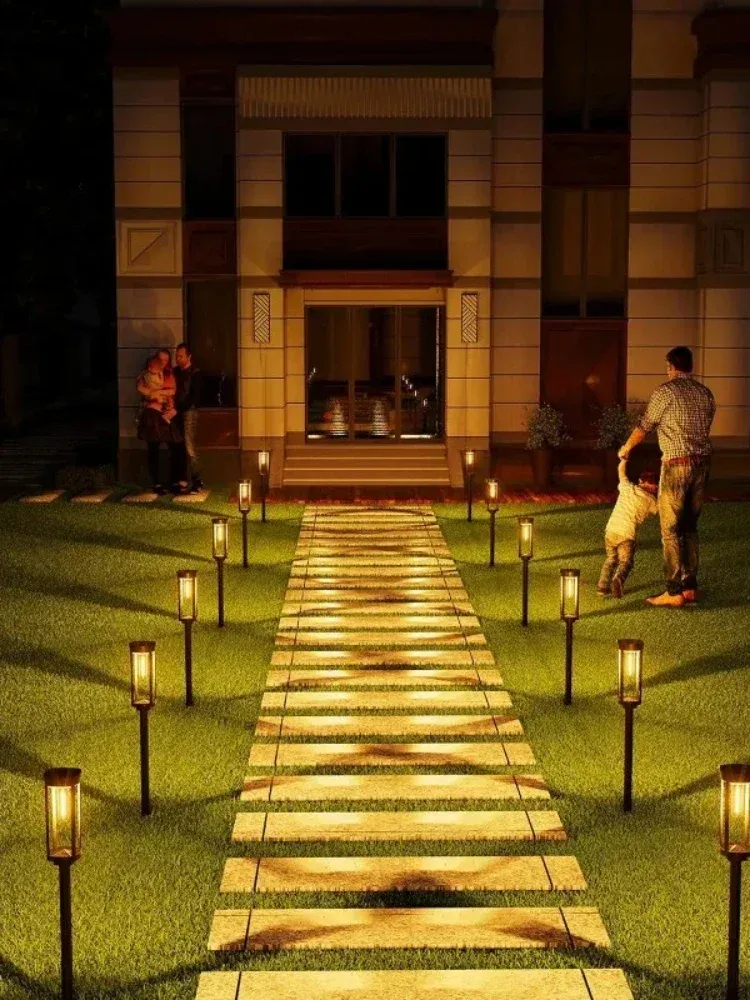 מנורת שביל סולארית חיצונית