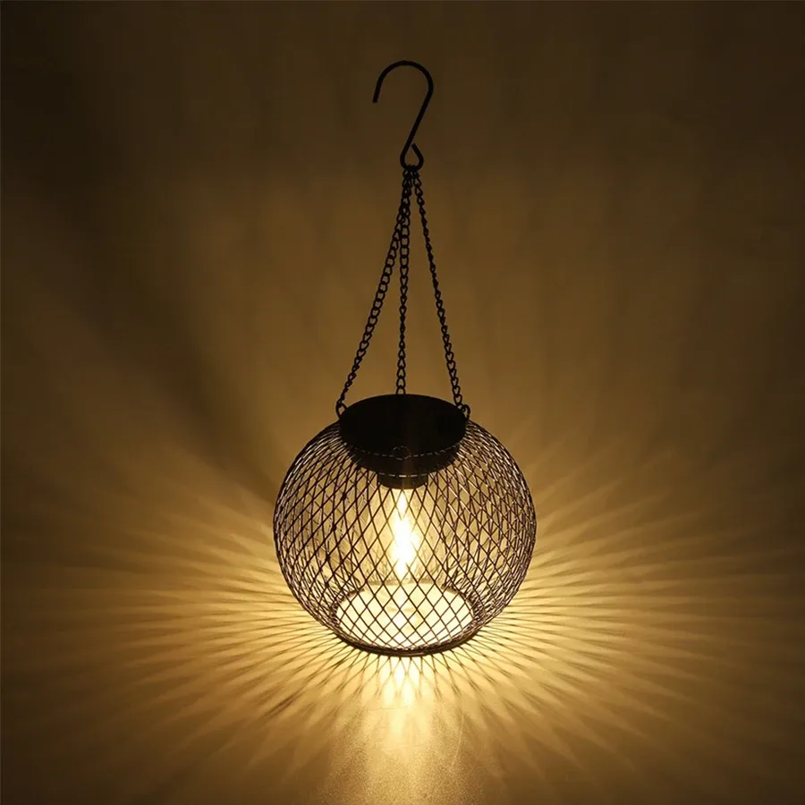 פנס תלייה סולארי דקורטיבי מברזל לגינה