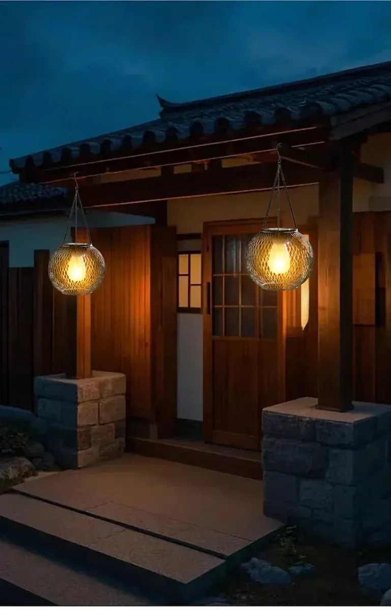 פנס תלייה סולארי דקורטיבי מברזל לגינה