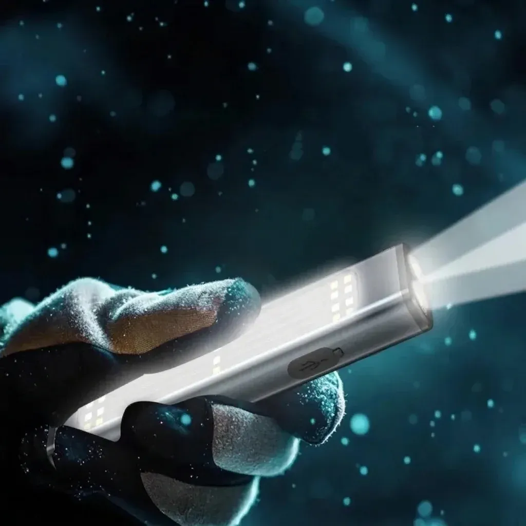 פנס עבודה נטען מאלומיניום בצבע כסף