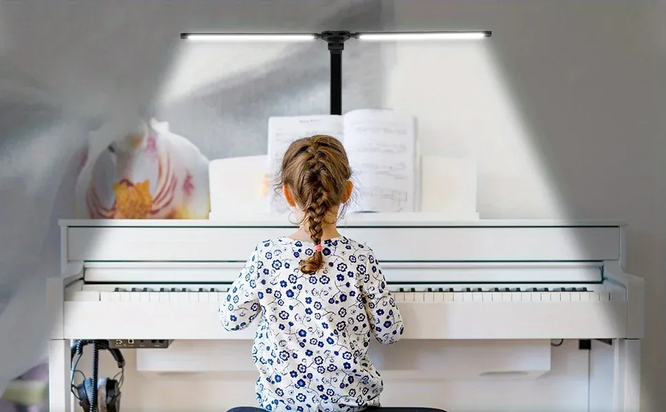 מנורת שולחן דו ראשית עם זרועות מתכווננות