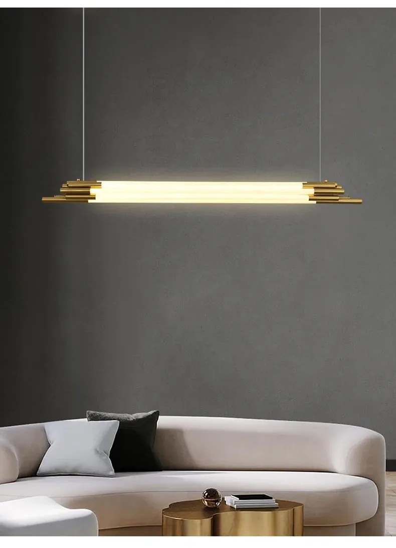 מנורה תלויה זהב ליניארית מודרנית לפינת אוכל
