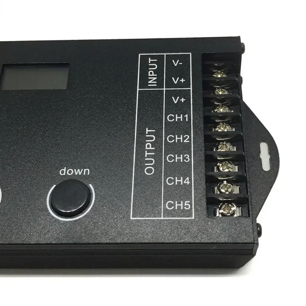 בקר תאורה חכם TC421 שחור נקי