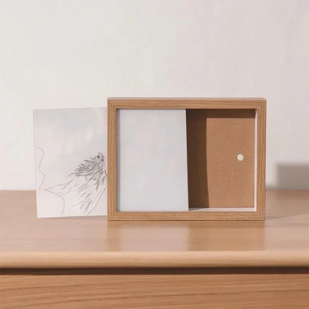 מסגרת תמונה מוארת מעץ בצבע אלון