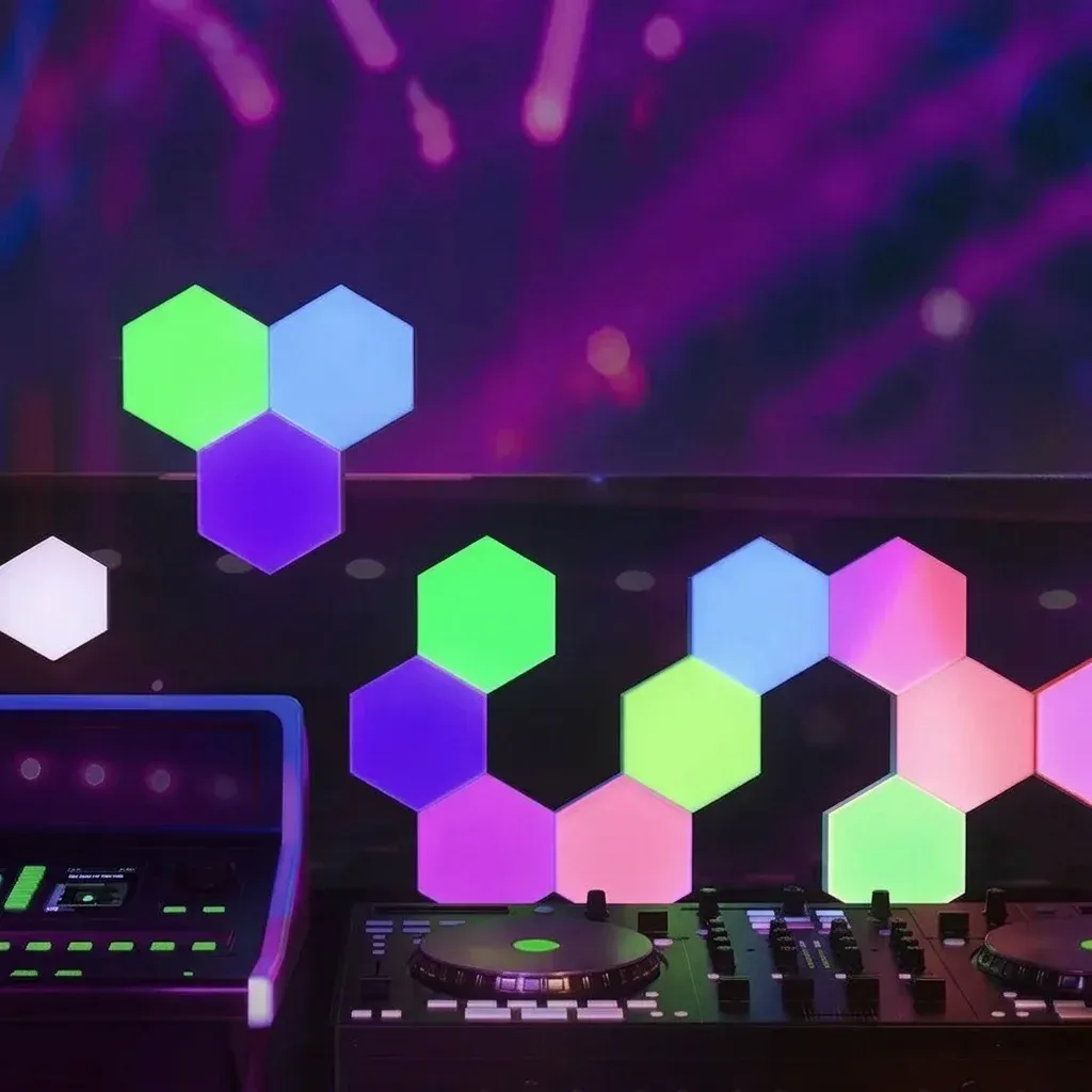 פאנל קיר משושה RGB חכם מודולרי